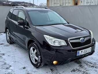 SUBARU FORESTER 2.0d / 4x4 / xenón / ťažné / webasto