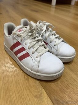 Adidas detské botasky veľkosť 33