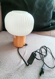 Stolná lampa