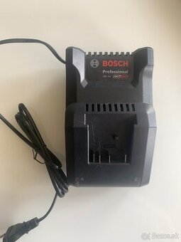 Bosch professional 18V 4A nabíjačka