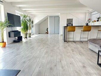 Nadštandardný, priestranný 94m2, 2 izbový byt v Starom Meste