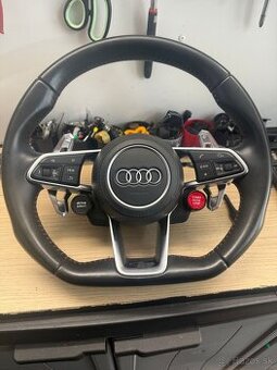 Volant audi R8