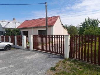 Štýlový rodinný dom s rozľahlým pozemkom