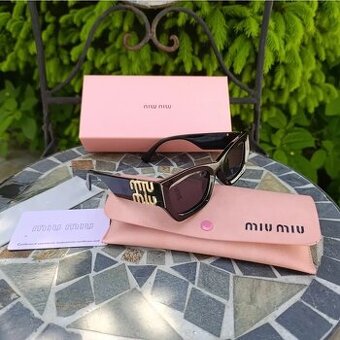Miumiu slnečné okuliare  cierne