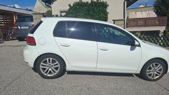 Predam Volkswagen Golf r.v.2011 ,nafta ,1.6