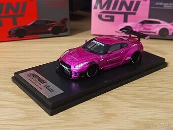 Nissan Skyline Liberty Walk LB Works R35 GT-R Flash Pink