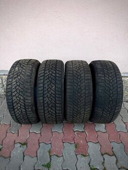 Pneu 215/55 R17 zimné ako nové