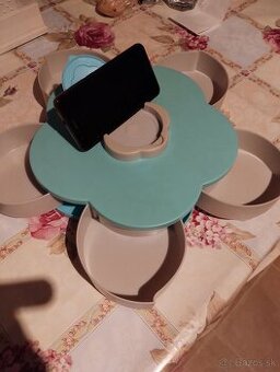 Predám dózu na servírovanie drobných pochutín