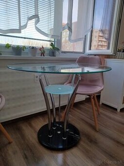 Predám kuchynský stol