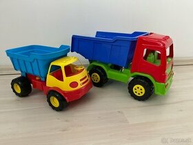 predám plastový traktor, vlečku, nákladiak - 1