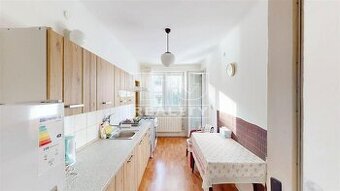 Na predaj priestranný 3-izbový byt s balkónom v obci Bošany