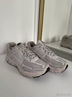 Nike Zoom Vomero 5SP