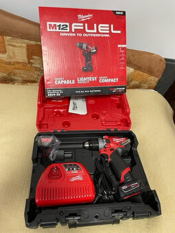 Milwaukee 12 V -NOVE s priklepom