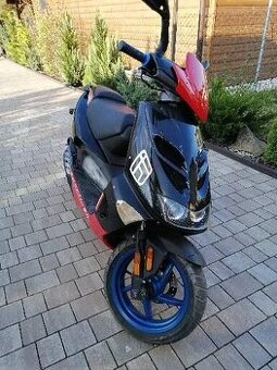 APRILIA SR 50