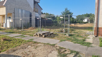 Pozemok s architektonickou štúdiou rodinného domu v obci Hor