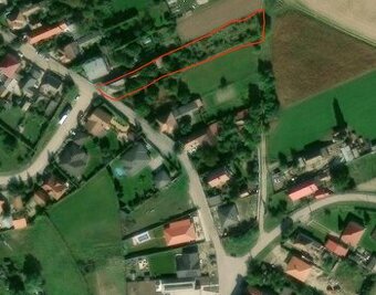 Predám 15 árový pozemok so starým domom na búranie