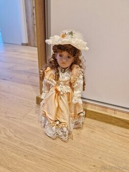 Porcelánova babika