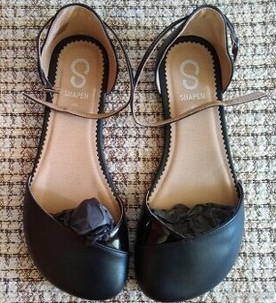 Barefoot Shapen sandále Poppy, 40
