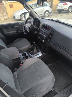 Mitsubishi pajero iv