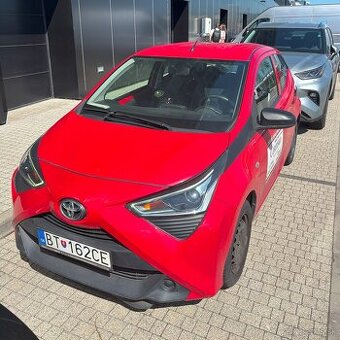 OnlineAukcia: TOYOTA AYGO