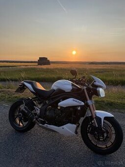 Triumph Speed Triple 1050 R.v 2011