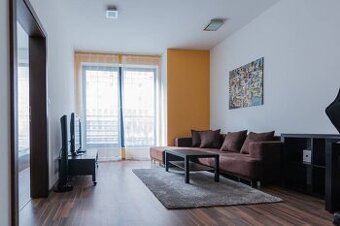 BABONY TRE - Priestranný dvojizbový byt vo Five Star Residen