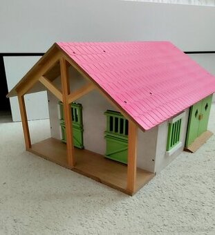 Veľká stajňa Schleich s koníkmi a príslušenstvom