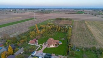 ALL INCLUSIVE l NA PREDAJ LUXUSNÝ 5 IZBOVÝ RODINNÝ DOM, HOLI