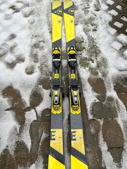 Zjazdové lyže Rossignol