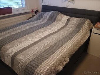 Darujem manželskú posteľ