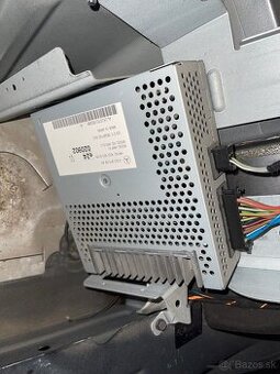 Mercedes s class w221 w216 cl zosilnovač radia