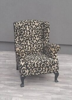 Kreslo “ UŠIAK „.