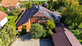 PREDAJ RODINNÝ DOM S BAZÉNOM A PRIESTOROM NA PODNIKANIE