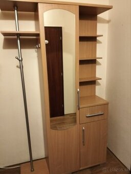 Predstienová zostava