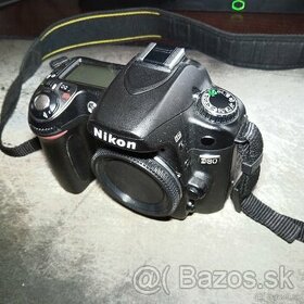 Nikon D80 a D40x na diely