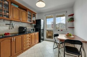 Predaj 3-izb. bytu s loggiou, 80 m2 – možnosť úpravy na 4i