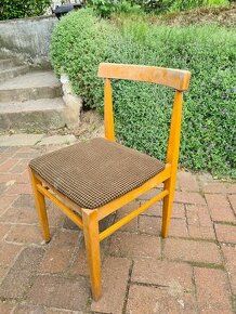 Kuchynské drevené retro stoličky - 1
