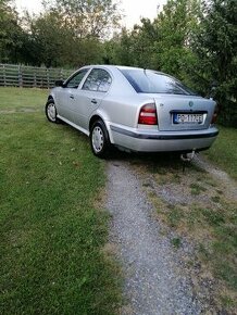 Škoda Octavia 1,6,  55kW  benzín