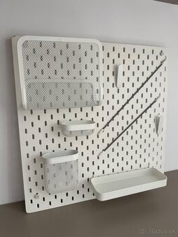 Kombinácia s perforovaným panelom IKEA