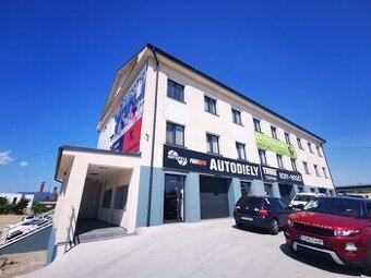 41553-Obchodné priestory na prenájom v Prievidzi pri vstup