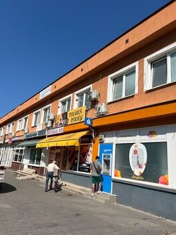 Na prenájom priestor na prevádzku služieb, kancelária .