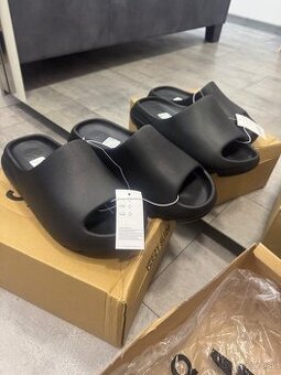 Yeezy slide šľapky