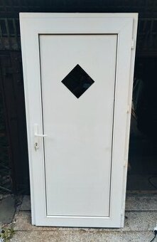 EXTERIEROVE VCHODOVE DVERE PLASTOVE