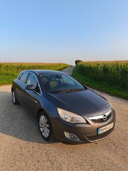 Opel Astra J 1,4 Benzín