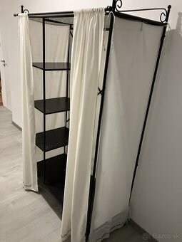 Kovová šatníková skriňa s textilným poťahom