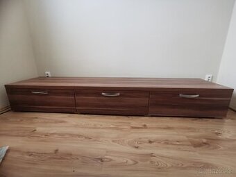 Predám skrinku/komodu  pod TV s 3-mi šuplíkmi