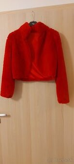 Krásne červené spoločenské šaty