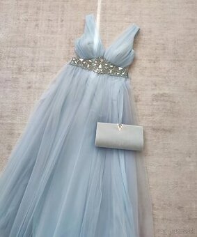 Spoločenské šaty.