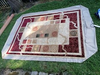 Koberec 332 cm x 240 cm