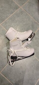 Dámske korčule 38